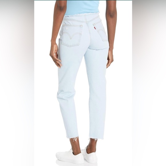 Levi’s Wedgie Straight Light Wash NWOT W27 x L28 - Picture 3 of 3